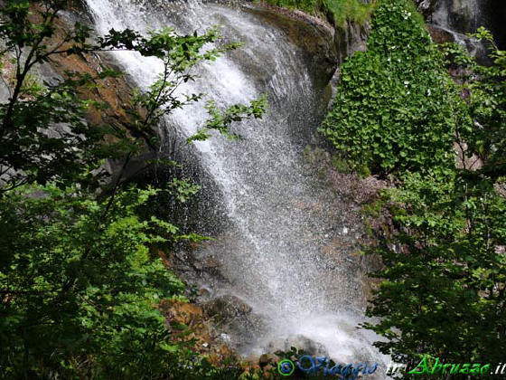 Valle delle Cento Cascate P1040750-.jpg